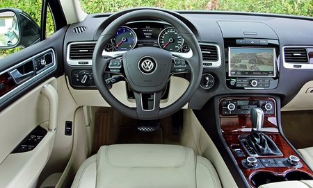 Появился в продаже новый VW Touareg